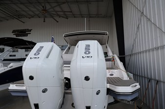 Sea Ray SLX 310 Outboard 25 2026 Sea Ray SLX 310 Outboard 26