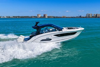 Sea Ray Sundancer 370 Outboard 1 2026 Sea Ray Sundancer 370 Outboard 2