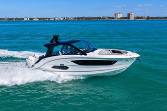 Sea Ray Sundancer 370 Outboard 2 2026 Sea Ray Sundancer 370 Outboard 3