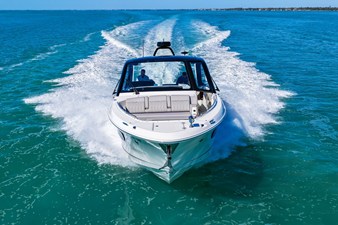 Sea Ray Sundancer 370 Outboard 9 2026 Sea Ray Sundancer 370 Outboard 10