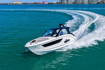 Sea Ray Sundancer 370 Outboard 12 2026 Sea Ray Sundancer 370 Outboard 13
