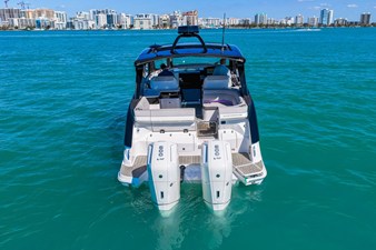 Sea Ray Sundancer 370 Outboard 22 2026 Sea Ray Sundancer 370 Outboard 23