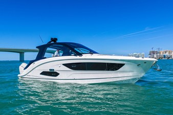 Sea Ray Sundancer 370 Outboard 29 2026 Sea Ray Sundancer 370 Outboard 30
