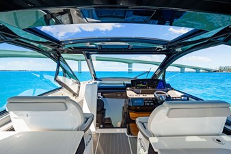 Sea Ray Sundancer 370 Outboard 44 2026 Sea Ray Sundancer 370 Outboard 45