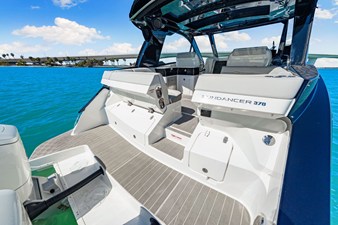 Sea Ray Sundancer 370 Outboard 54 2026 Sea Ray Sundancer 370 Outboard 55