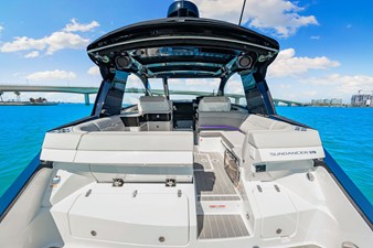 Sea Ray Sundancer 370 Outboard 55 2026 Sea Ray Sundancer 370 Outboard 56