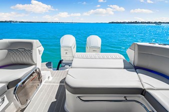 Sea Ray Sundancer 370 Outboard 60 2026 Sea Ray Sundancer 370 Outboard 61