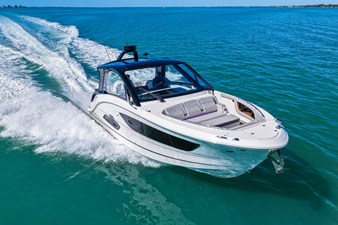 Sea Ray Sundancer 370 Outboard 62 2026 Sea Ray Sundancer 370 Outboard 63