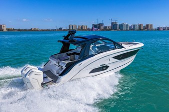 Sea Ray Sundancer 370 Outboard 66 2026 Sea Ray Sundancer 370 Outboard 67