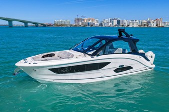 Sea Ray Sundancer 370 Outboard 70 2026 Sea Ray Sundancer 370 Outboard 71