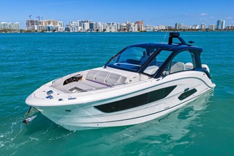 Sea Ray Sundancer 370 Outboard 71 2026 Sea Ray Sundancer 370 Outboard 72