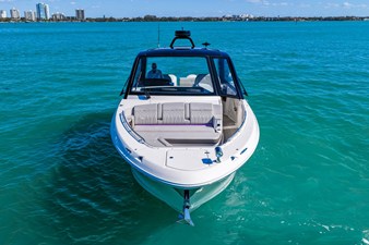 Sea Ray Sundancer 370 Outboard 74 2026 Sea Ray Sundancer 370 Outboard 75