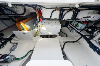 Sea Ray Sundancer 370 Outboard 87 2026 Sea Ray Sundancer 370 Outboard 88