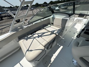 2013 Boston Whaler 230 VANTAGE 13