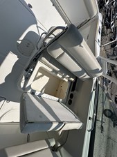 2013 Boston Whaler 230 VANTAGE 15