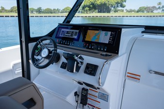 Cruisers Yachts 38 VTR EC 15 2026 Cruisers Yachts 38 VTR EC 16