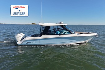 Boston Whaler 330 Vantage 0 2025 Boston Whaler 330 Vantage 1