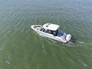 Boston Whaler 330 Vantage 6 2025 Boston Whaler 330 Vantage 7
