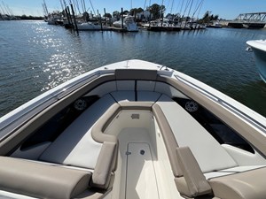 Boston Whaler 330 Vantage 30 2025 Boston Whaler 330 Vantage 31