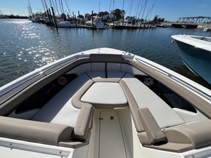 Boston Whaler 330 Vantage 32 2025 Boston Whaler 330 Vantage 33