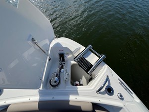 Boston Whaler 330 Vantage 34 2025 Boston Whaler 330 Vantage 35