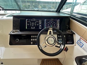 Sea Ray 320 SUNDANCER 9 2020 Sea Ray 320 SUNDANCER 10
