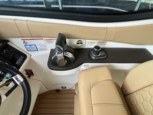 Sea Ray 320 SUNDANCER 11 2020 Sea Ray 320 SUNDANCER 12