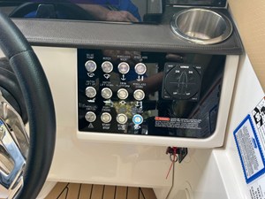 Sea Ray 320 SUNDANCER 14 2020 Sea Ray 320 SUNDANCER 15