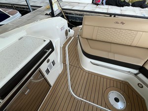 Sea Ray 320 SUNDANCER 34 2020 Sea Ray 320 SUNDANCER 35