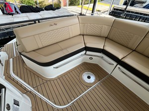 Sea Ray 320 SUNDANCER 35 2020 Sea Ray 320 SUNDANCER 36