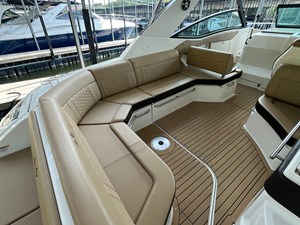 Sea Ray 320 SUNDANCER 36 2020 Sea Ray 320 SUNDANCER 37
