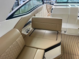 Sea Ray 320 SUNDANCER 50 2020 Sea Ray 320 SUNDANCER 51