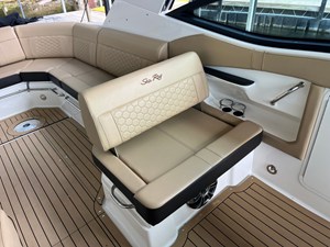 Sea Ray 320 SUNDANCER 51 2020 Sea Ray 320 SUNDANCER 52