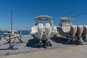Boston Whaler VANTAGE 320 4 2025 Boston Whaler VANTAGE 320 5