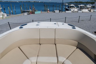 Boston Whaler VANTAGE 320 5 2025 Boston Whaler VANTAGE 320 6