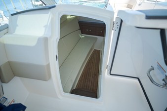 Boston Whaler VANTAGE 320 18 2025 Boston Whaler VANTAGE 320 19