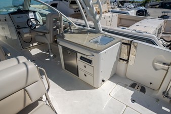 Boston Whaler VANTAGE 320 22 2025 Boston Whaler VANTAGE 320 23