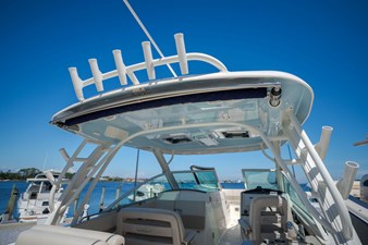 Boston Whaler VANTAGE 320 26 2025 Boston Whaler VANTAGE 320 27