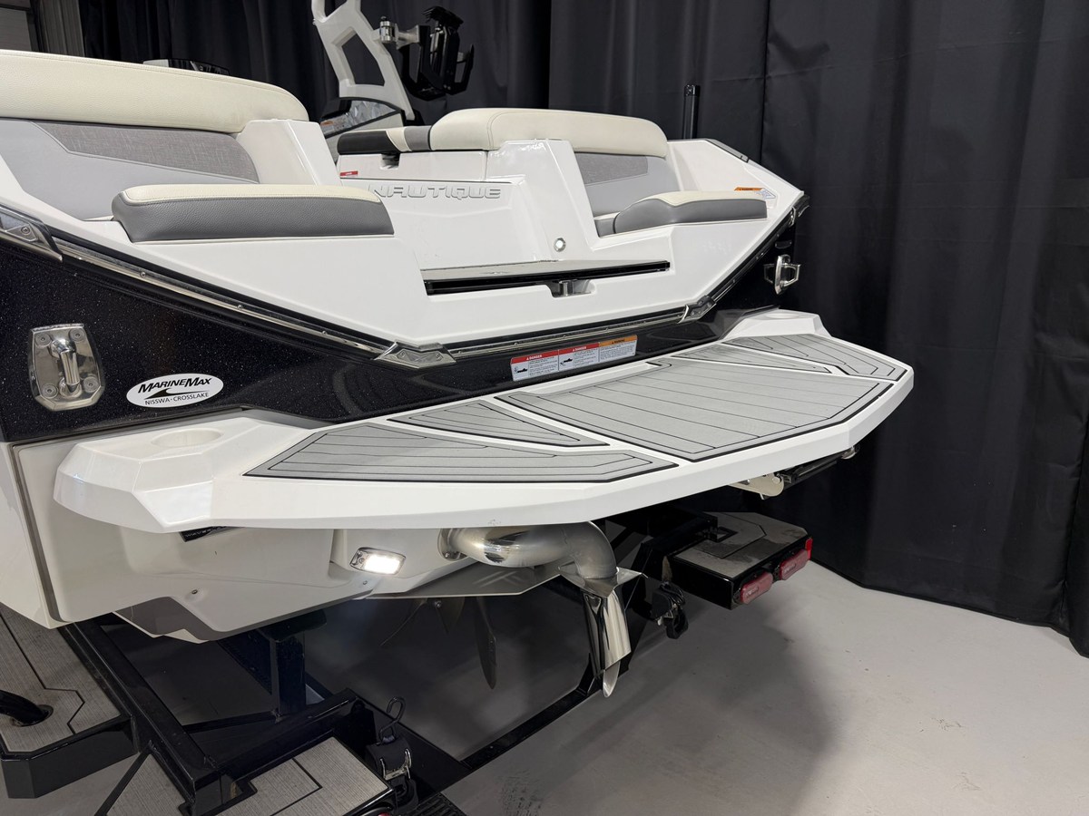 2021 Nautique G23 10
