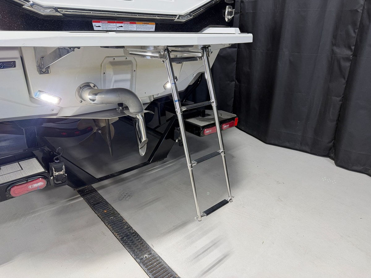 2021 Nautique G23 11