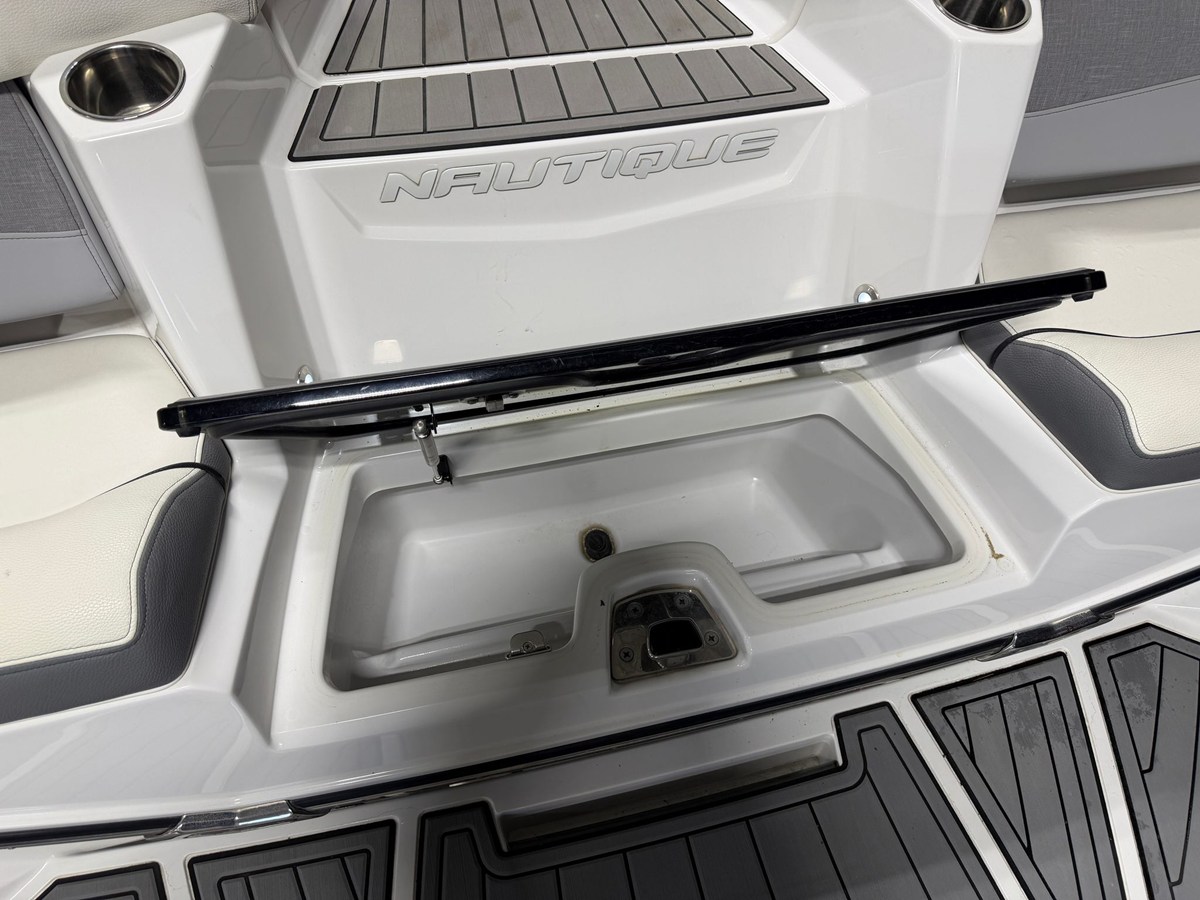 2021 Nautique G23 15