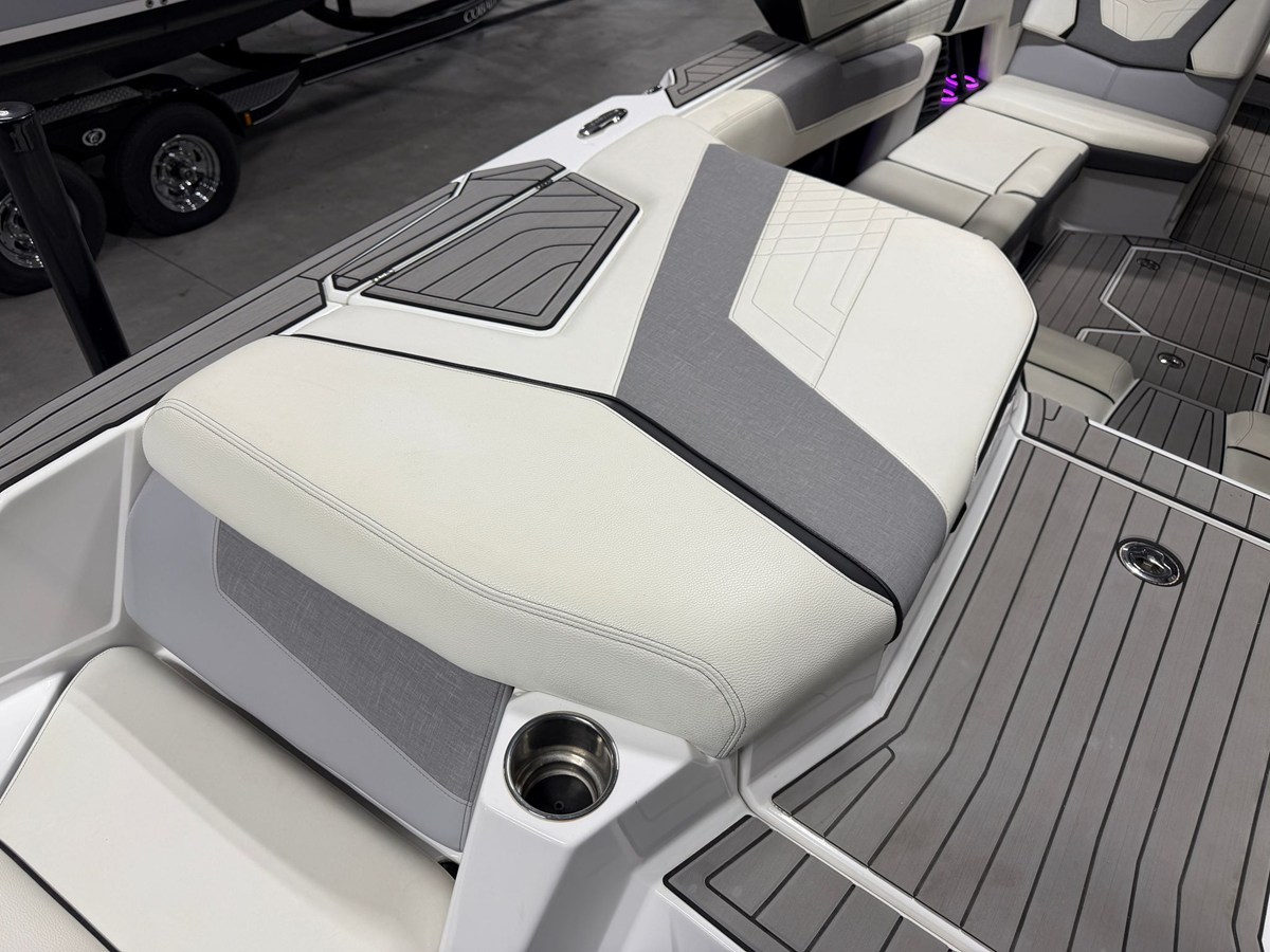 2021 Nautique G23 17