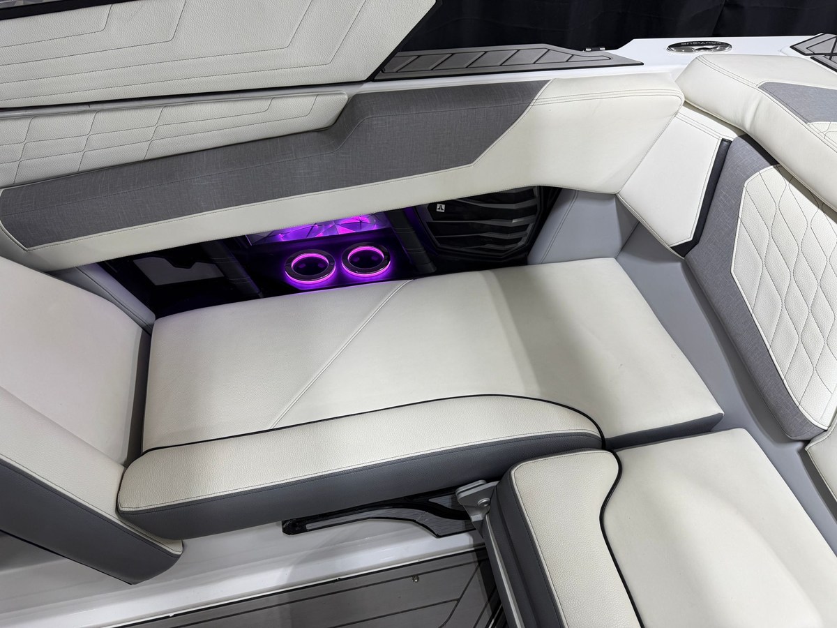 2021 Nautique G23 26
