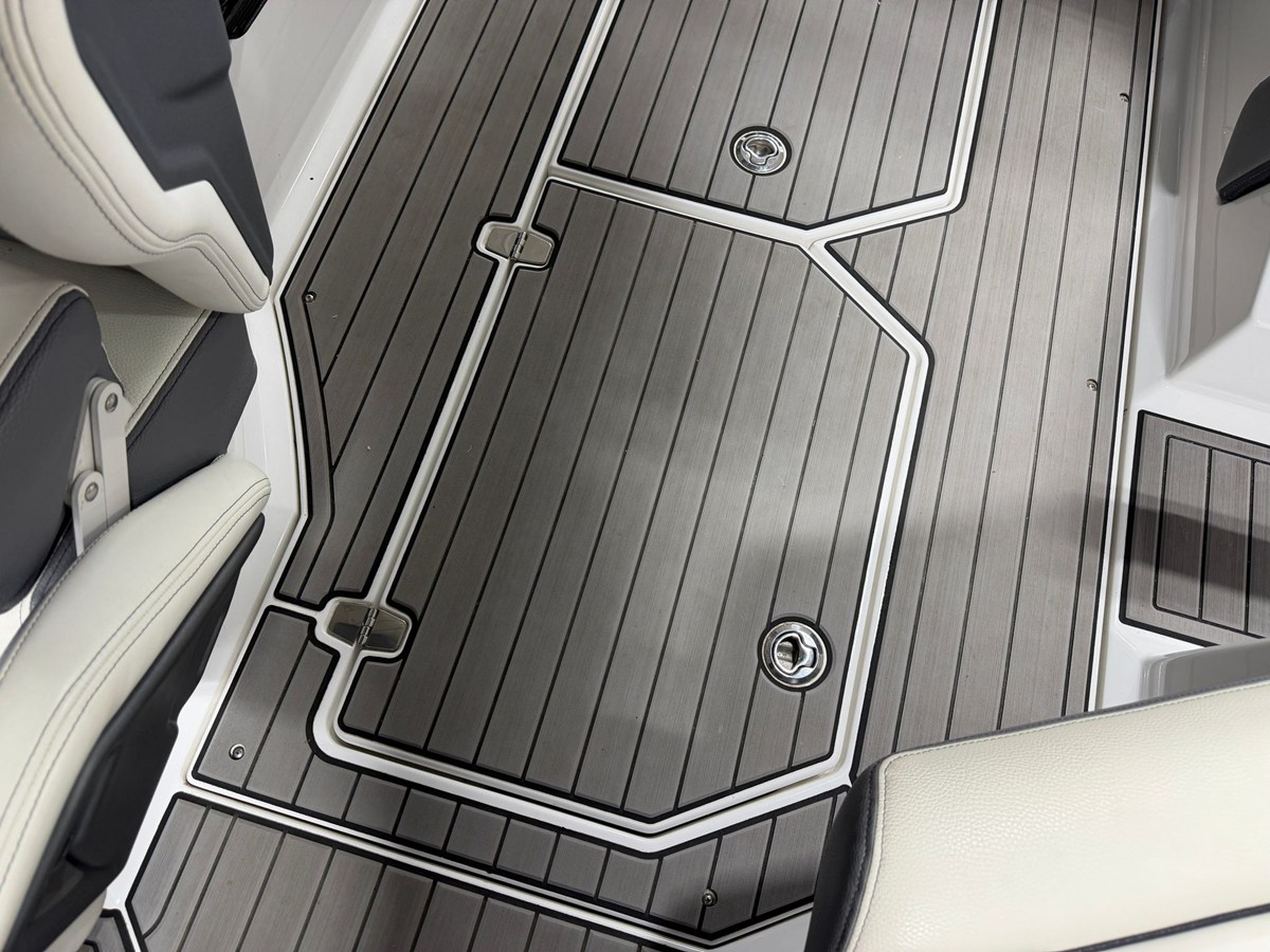 2021 Nautique G23 46