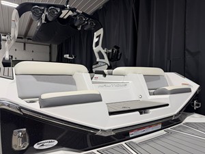 2021 Nautique G23 12