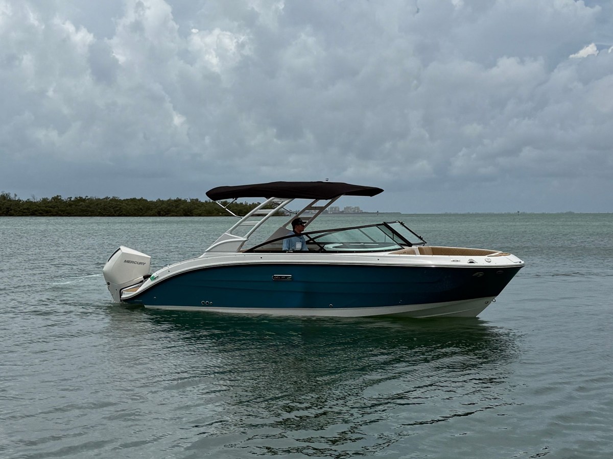 2026 Sea Ray SDX 250 Outboard 2