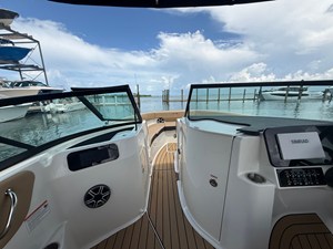 2026 Sea Ray SDX 250 Outboard 18