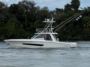 Boston Whaler 420 OUTRAGE 0 2020 Boston Whaler 420 OUTRAGE 1