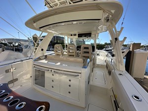 Boston Whaler 420 OUTRAGE 7 2020 Boston Whaler 420 OUTRAGE 8