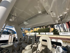 Boston Whaler 420 OUTRAGE 10 2020 Boston Whaler 420 OUTRAGE 11